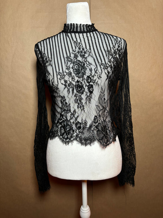 Simple size small lace long sleeve top USED