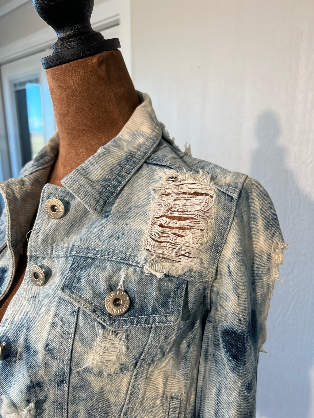 POL size small cropped denim jacket GENTLY USED