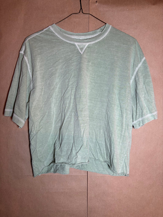 Outdoor Life size medium green cropped tee USED